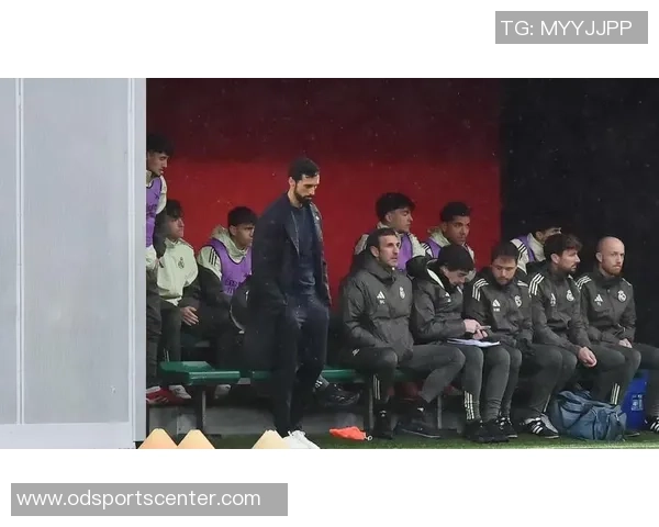 阿斯评：年轻与组织能力兼备的斯米特是皇马中场引援的理想人选